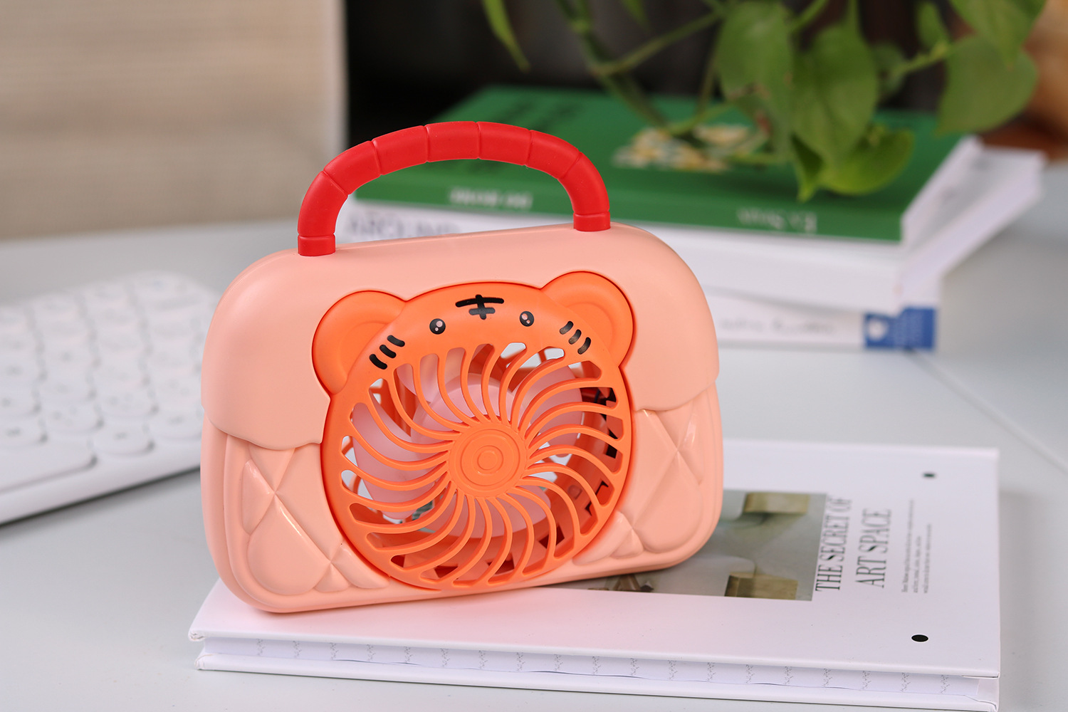 2022新款创意手提包风扇卡通老虎七彩夜灯相机风扇USB充电桌面照相机风扇详情12