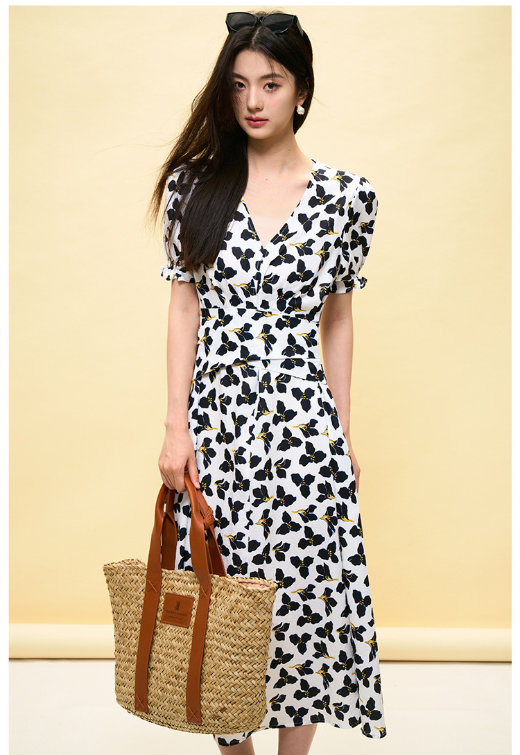 【 Shengdu 】 Summer New French-style printed V-neck, waist-cinching and slimming, puffed sleeves, large skirt hem floral print dress pic 26