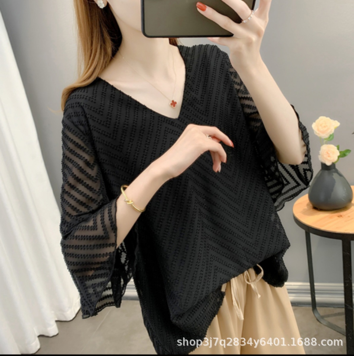 The 2021 new early spring style chiffon top with a large size and a stylish European look is ethereal and slimming, covering the belly pic 8