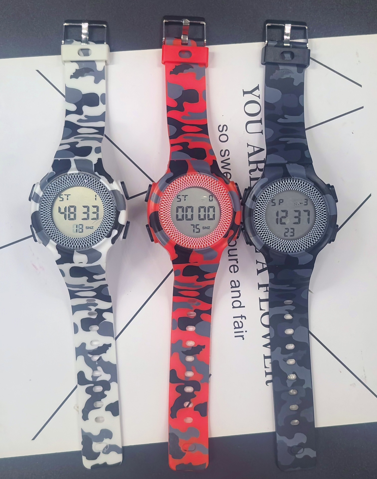 亚马逊爆款新品迷彩电子表男士学生户外运动多功能lLED电子手表详情2