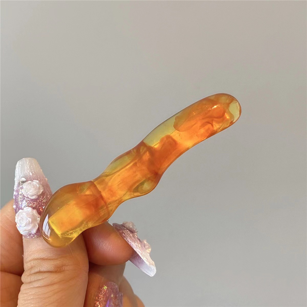 Korean irregular acrylic wavy hair clips, 2023 new retro side one-line bangs clips, side clips pic 12