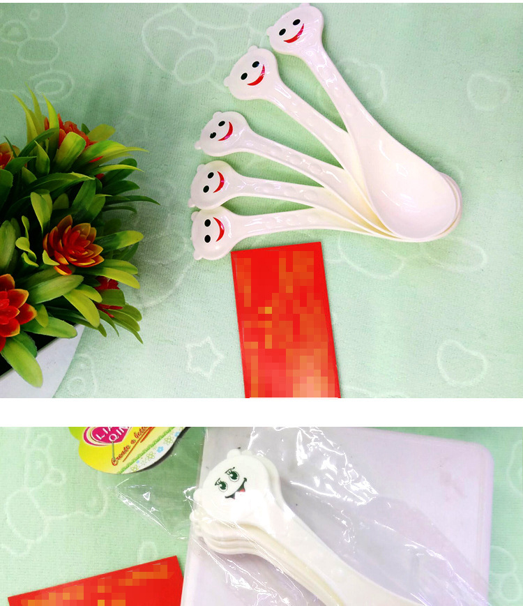 Direct sales from the manufacturer of Western-style fashionable, cute and creative cartoon bear multi-functional plastic rice serving spoons and rice leaf spoons pic 4