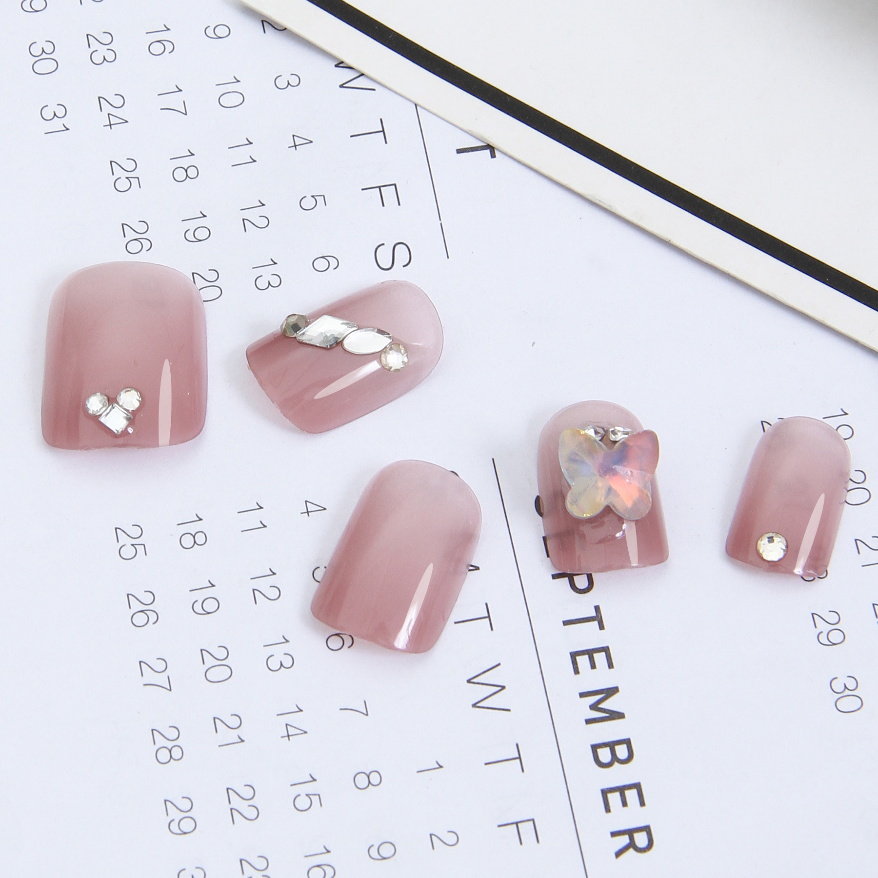 手工穿戴甲新款纯色系小短甲可爱冰透美甲贴片显白假指甲工厂批发详情4