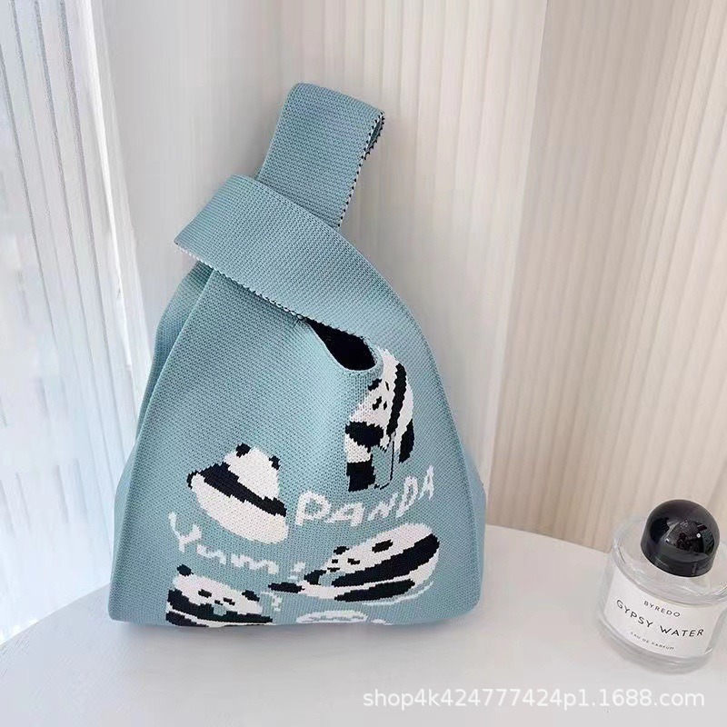 Bolso de panda lindo mujer de lana de punto bolsa de cubo versión japonesa y coreana 100 bolsos casuales bolsa de tote box lunch bag pic 15