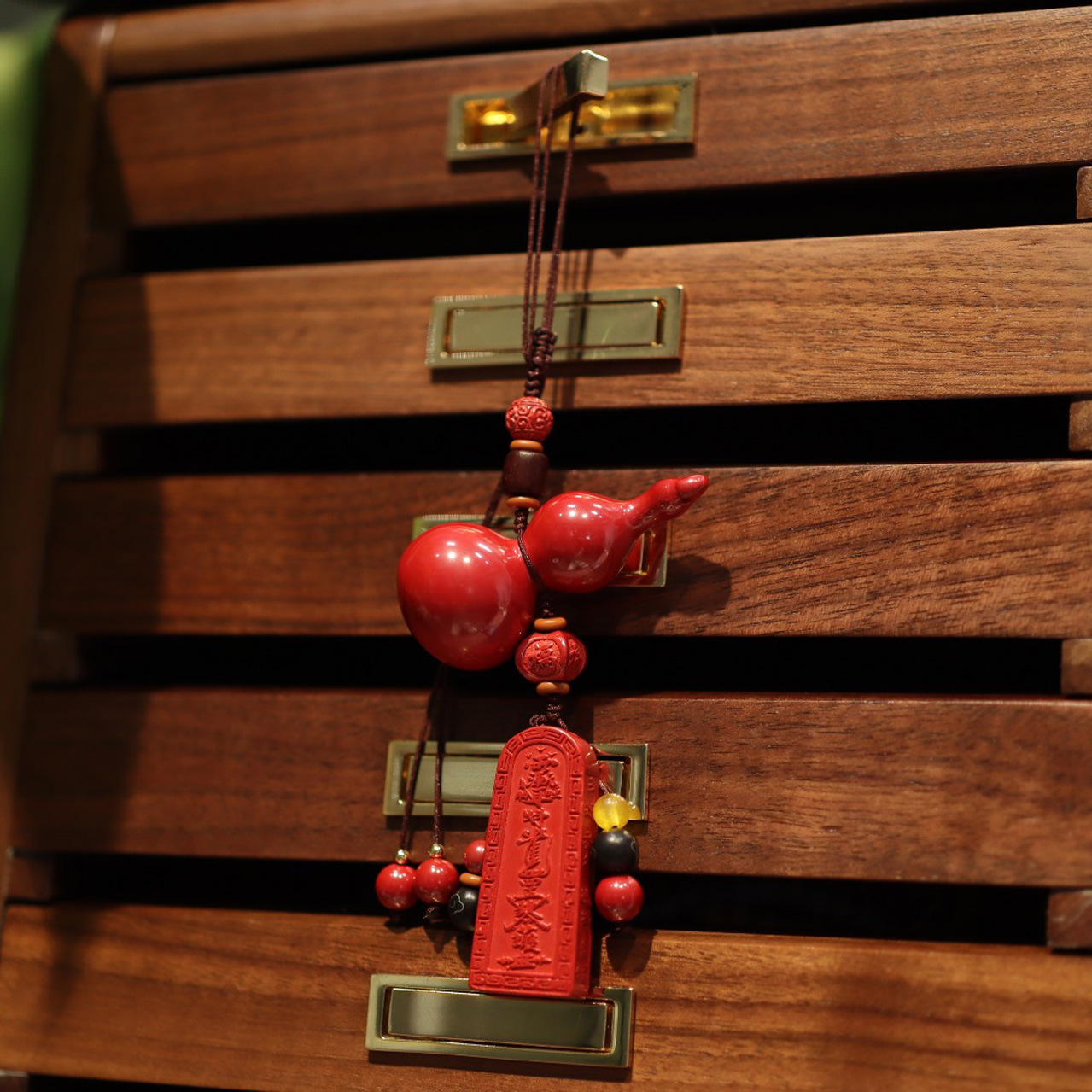 Wholesale of Chinese-style entry and exit peace Emperor sand and cinnabar Fortune gourd car pendants, keys, rearview mirror ornaments pic 11