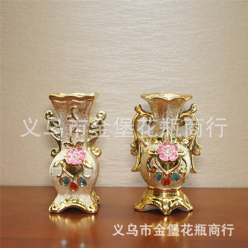Creative, personalized and fashionable ceramic car model for cigars, portable household ashtray, special golden castle vase for cigars pic 3