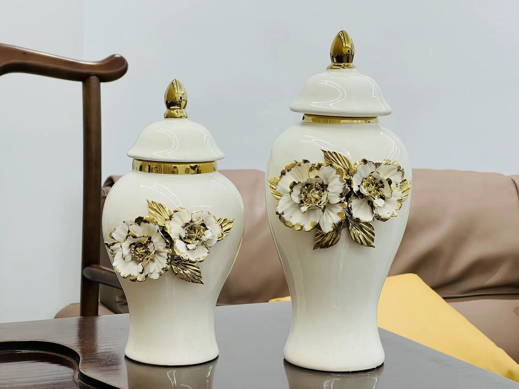 New ceramic electroplated decal golden general jar, European-style flower arrangement vase, handicraft display item, decorative storage jar pic 3