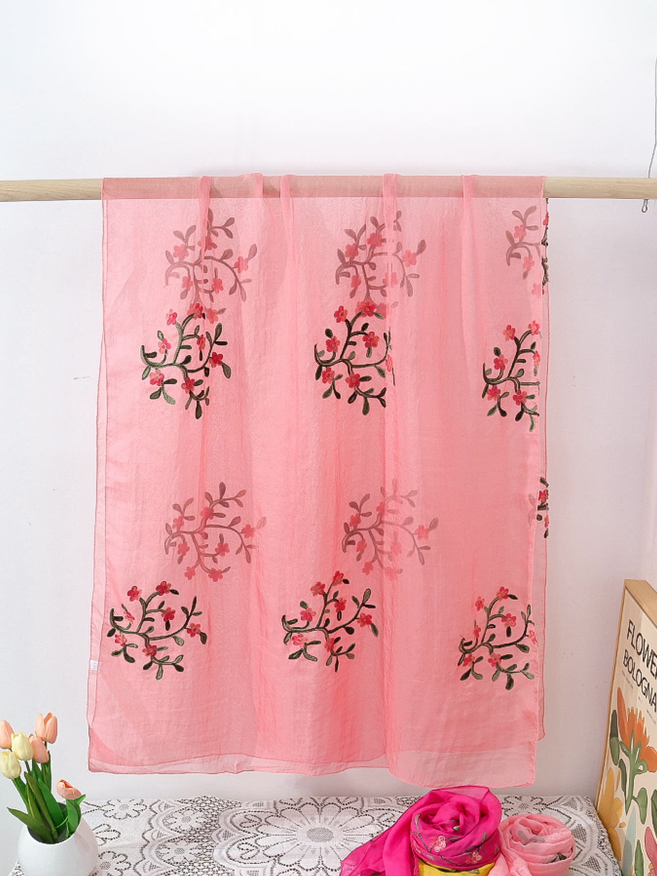 一件代发新款跨境专供美式田园风绣花披肩围脖外出拍照必防晒围巾详情8