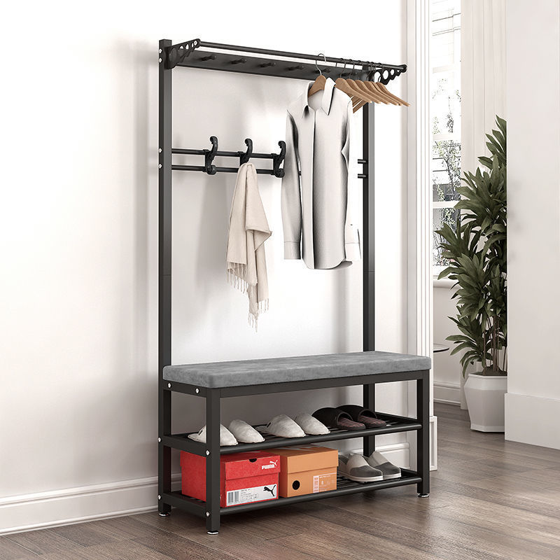 The small entrance hall with a coat rack can accommodate soft-padded cushions and a shoe rack pic 2