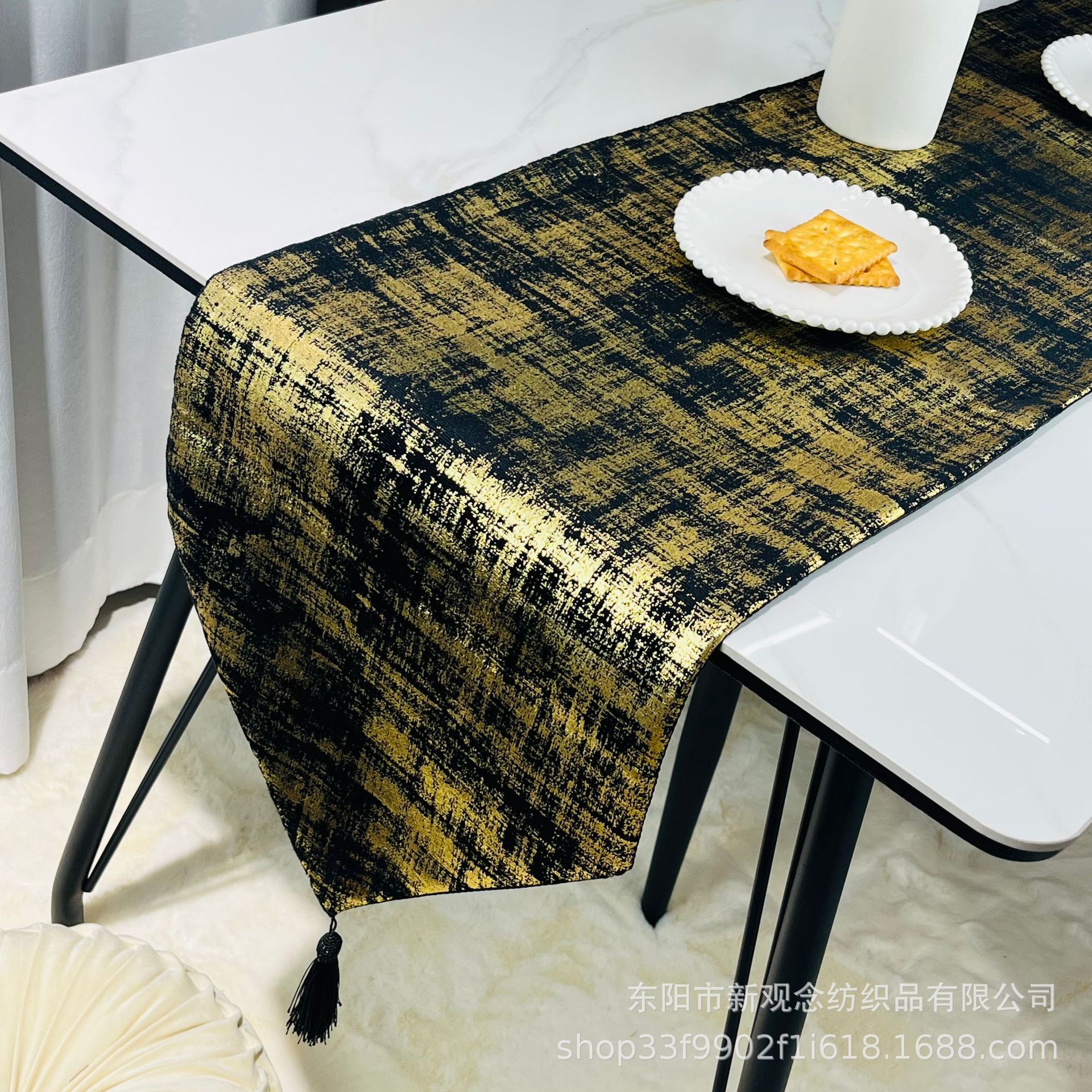 新款加工定制加厚绒布烫金日式桌旗酒店床旗流苏茶几台布厂家直销详情8