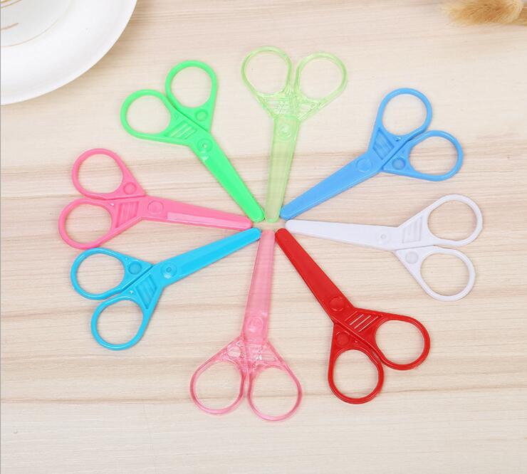 塑料小剪刀 儿童剪纸文具幼儿保护功能 安全塑料学生儿童手工剪详情1