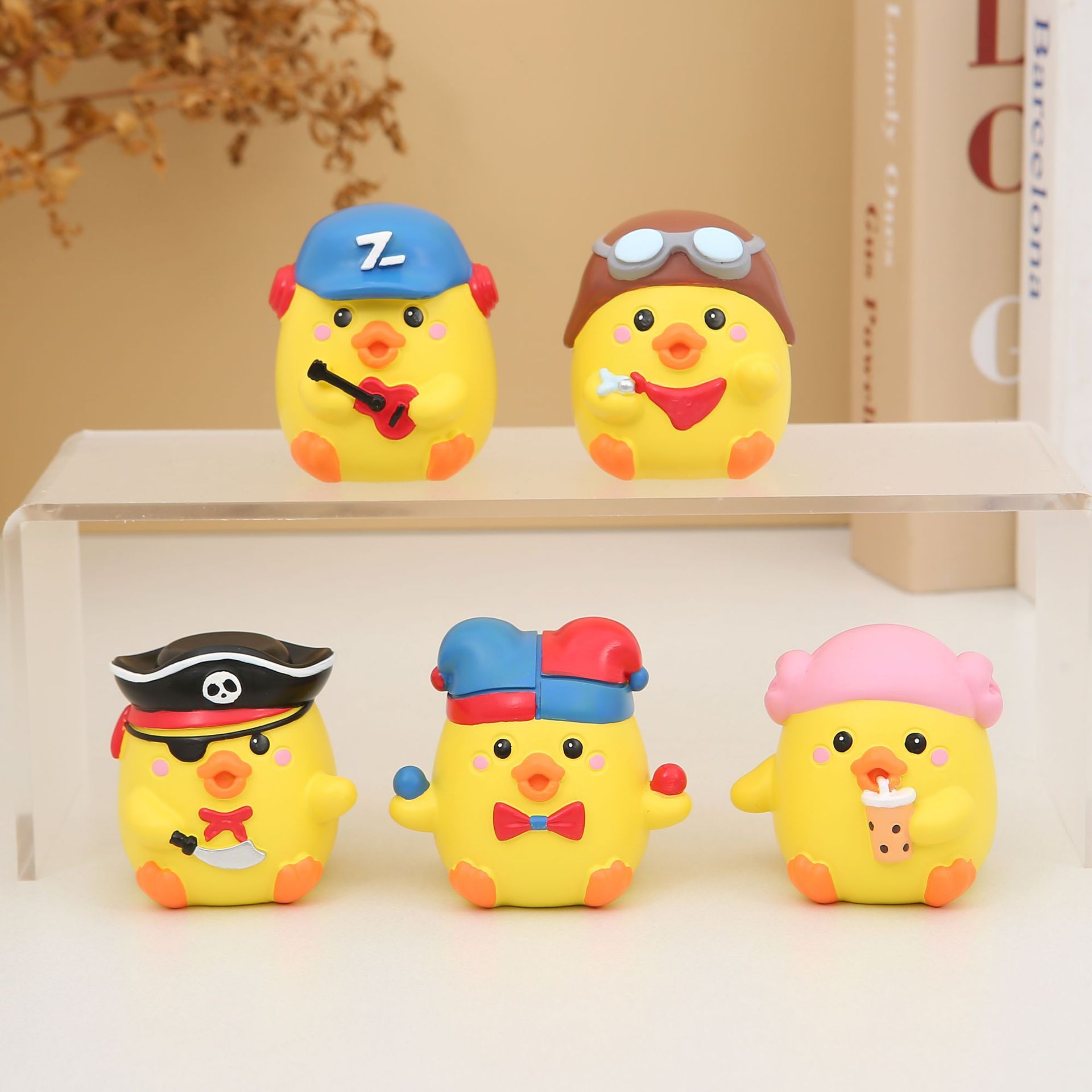 Cute cartoon car ornaments, creative duck resin handicrafts, office desk decorations, cake baking accessories pic 1
