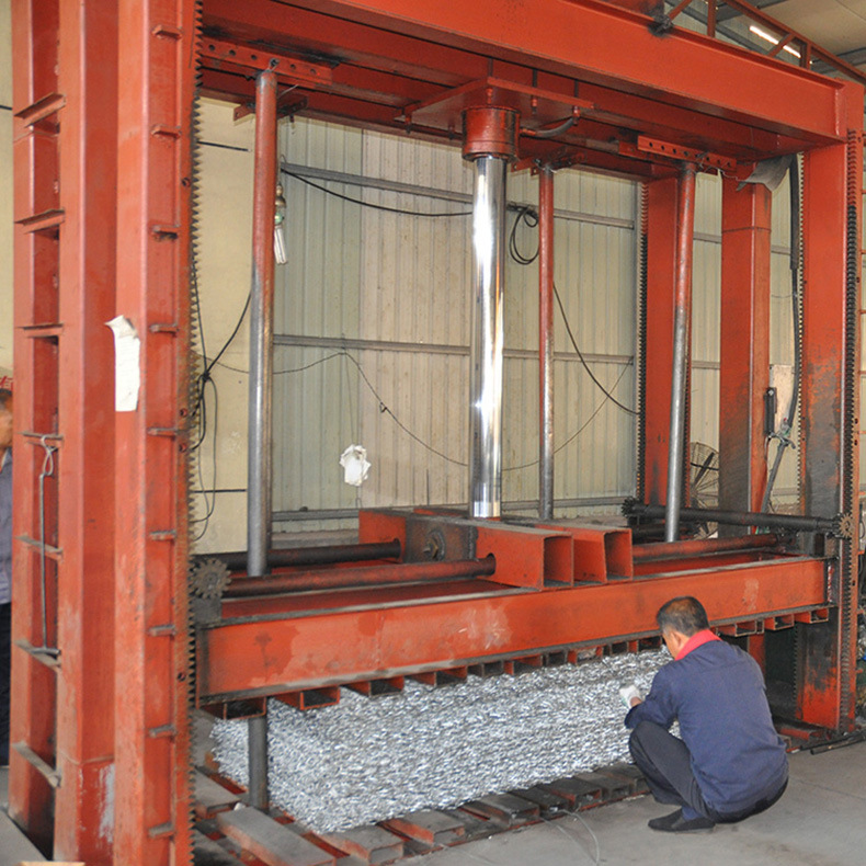 The manufacturer supplies hot-dip galvanized gabion mesh, single and double partition Reno mattresses, lead wire cages, hexagonal mesh, and plastic-coated gabion mesh pic 12