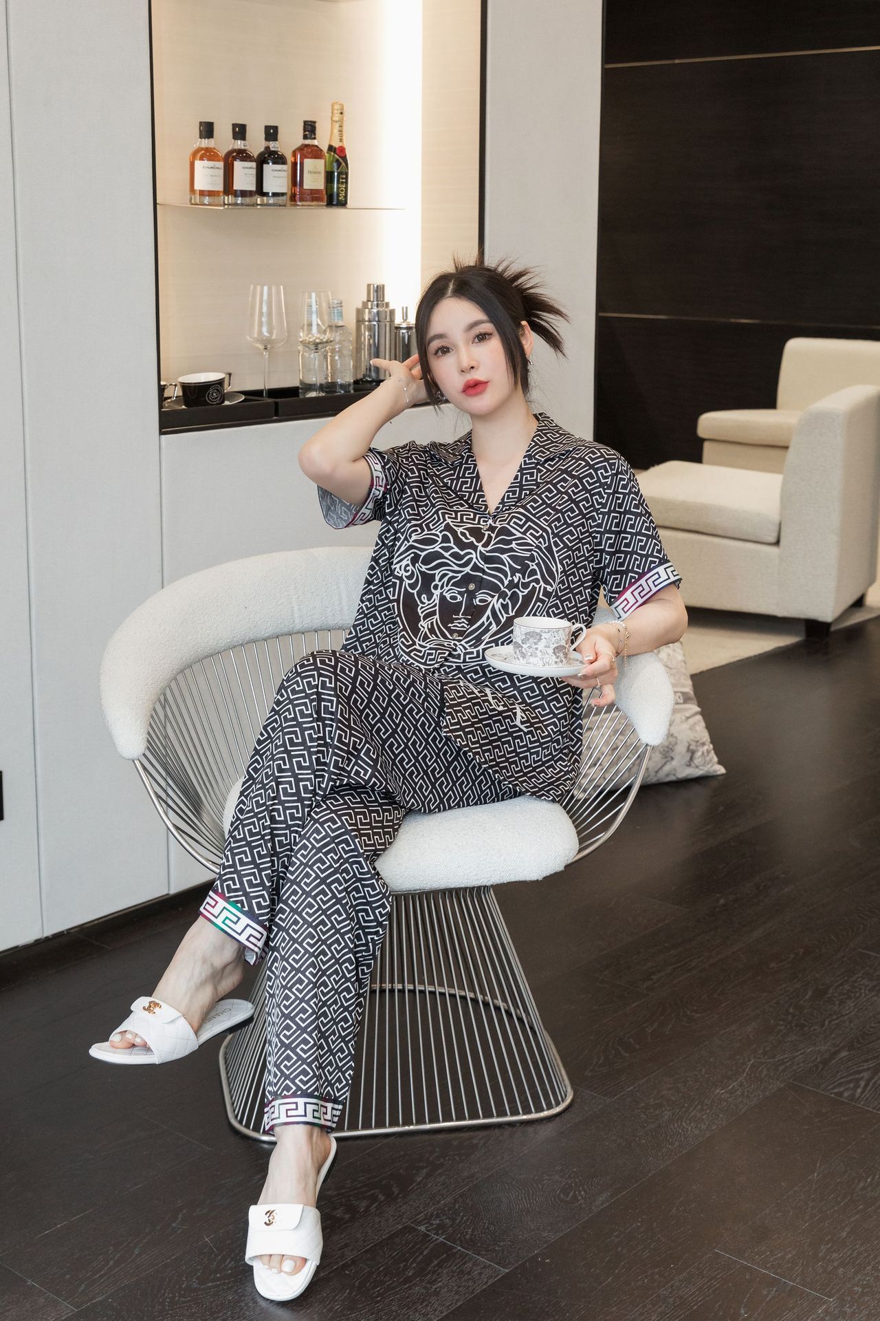 春夏新款冰丝情侣睡衣女短袖长裤套装男士高级感家居服外穿欧美风详情14