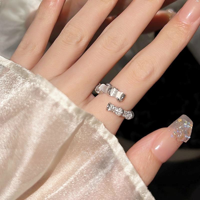 A simple and cold style hollowed-out flower ring for women on Instagram, a unique aged ring with a light luxury and niche design sense, a finger ring pic 16