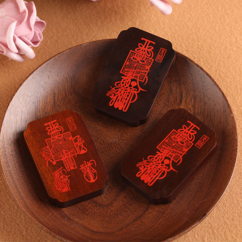 A pendant made of lightning-struck jujube wood and inlaid with raw cinnabar, featuring Marshal Zhao Gongming, the God of Wealth, is a Taoist ritual artifact and a necklace with the taboo name of Purple wisteria pic 3