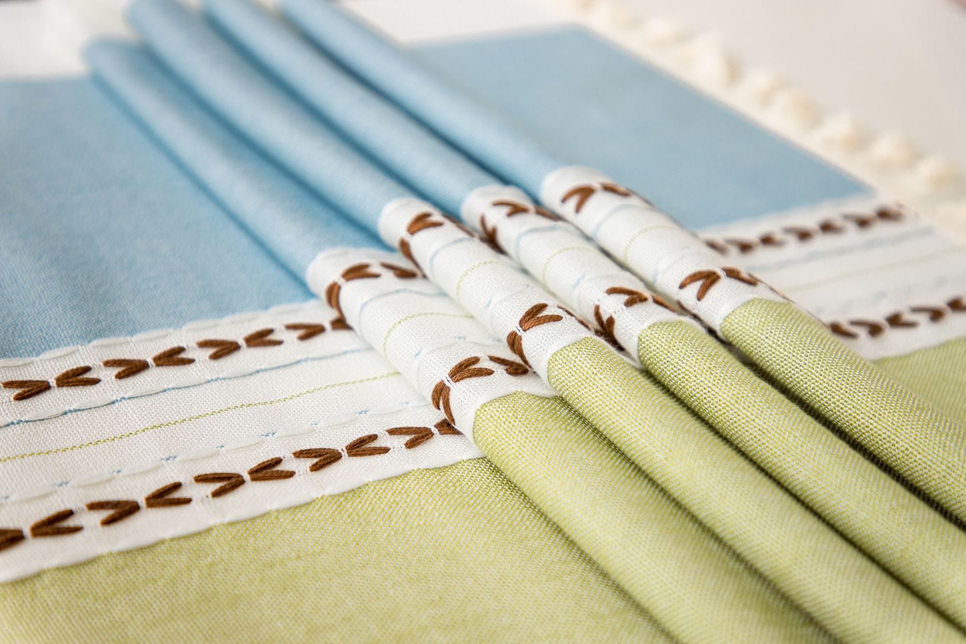 Cross-border Japanese color-blocking and color-blocking embroidered tassel tablecloths, kitchen, dining room, party, family table cover decoration, cotton and linen pic 32