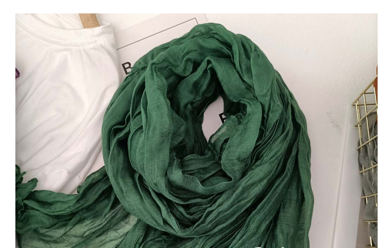 纯色棉麻围巾复古秋冬新款褶皱绿色复古薄长条披肩男女士保暖丝巾详情14