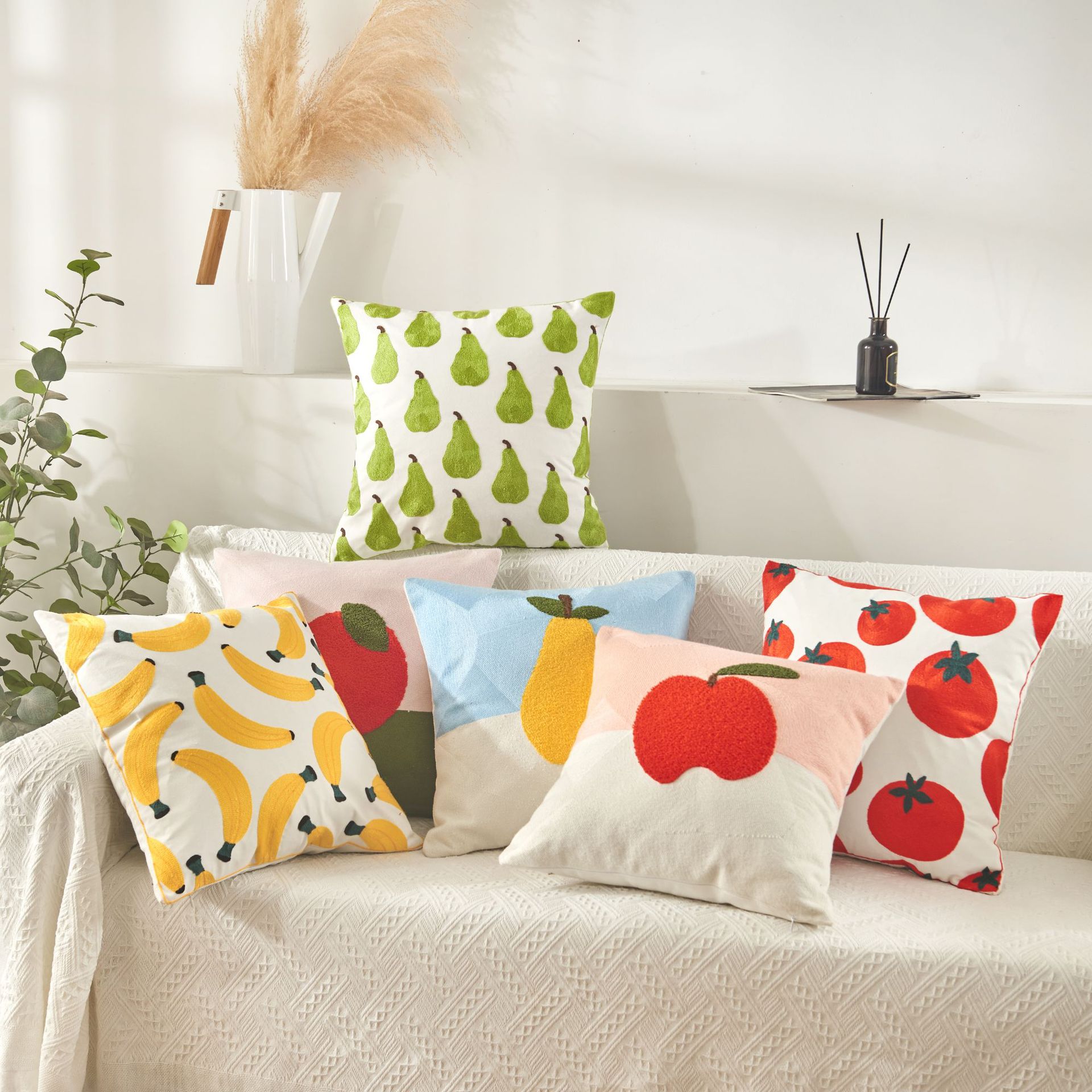 新款法式郁金香玫瑰刺绣跨境沙发抱枕酒店装饰棉麻靠枕抱枕套详情19