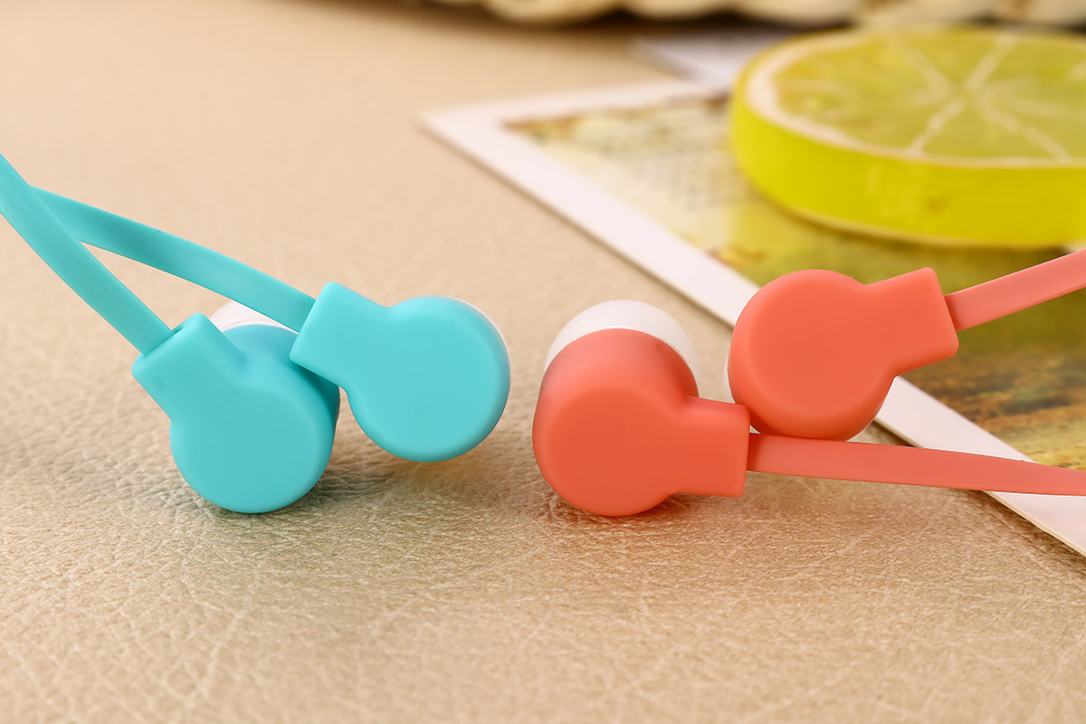 The cute student cartoon in-ear wired headphones with a high level of appearance and a storage case support KTV call answering buttons pic 33