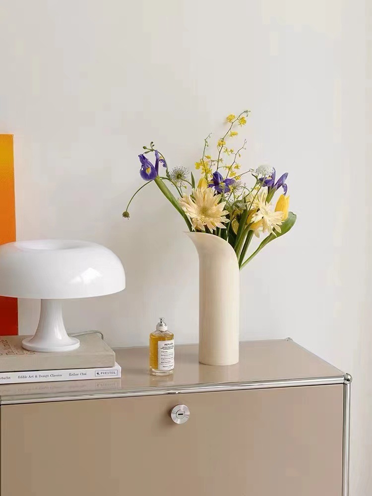 High-end vases, modern and simple artistic ornaments, simple flower arrangements, creative living room home ornaments, soft decorative items, vases pic 20