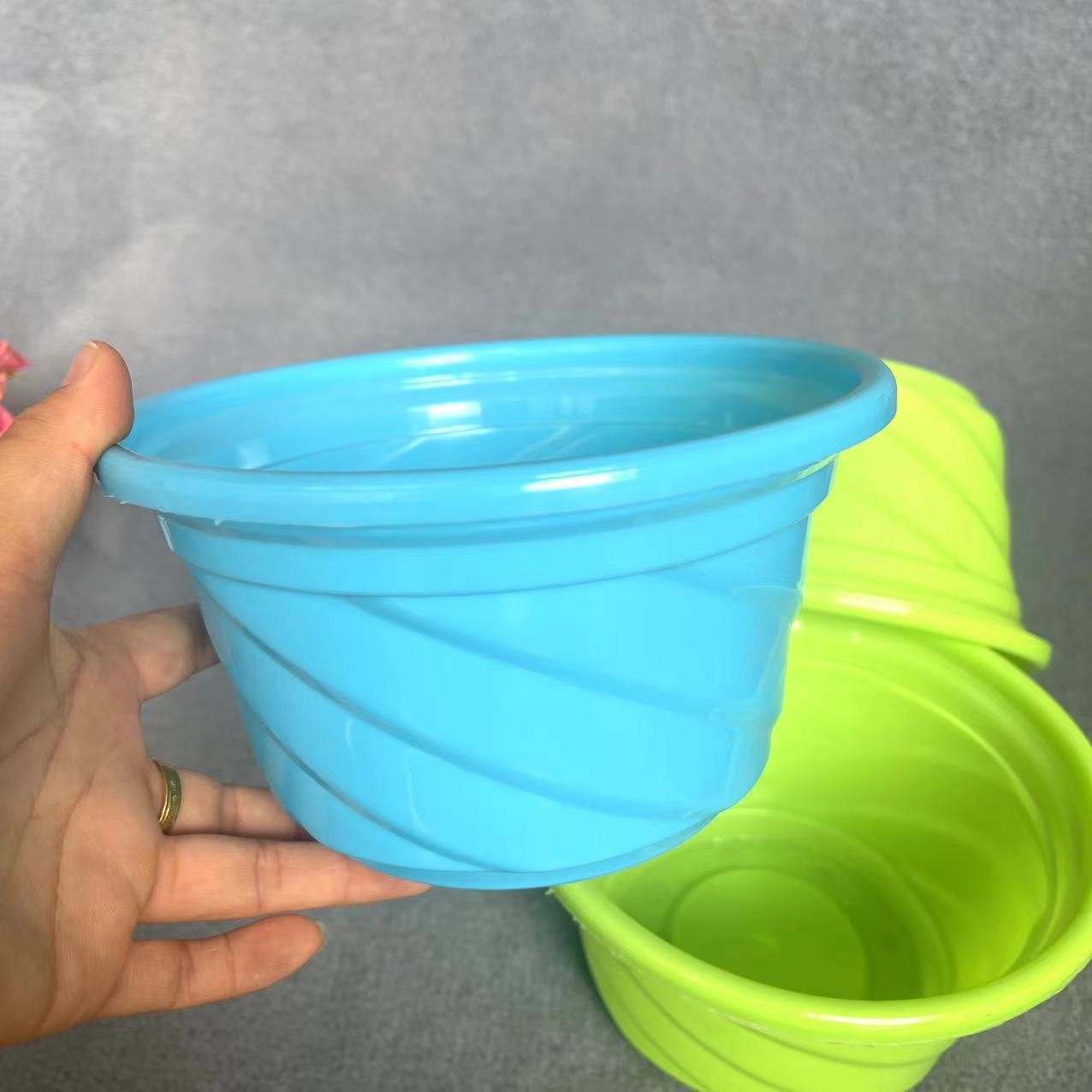 Wholesale corrugated flowerpots for Pothos, green plants and flowers, new corrugated flowerpots for pot cultivation, plastic thickened wholesale pic 3