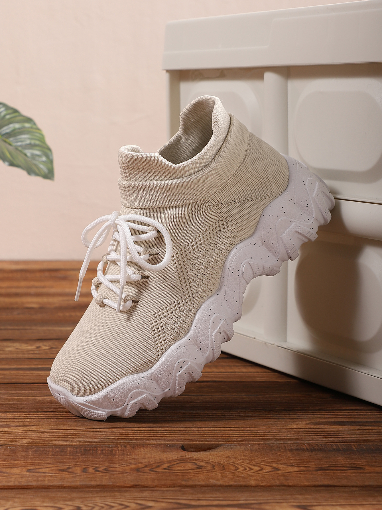 新款女士袜子鞋舒适平底运动鞋跨境大码户外跑步鞋详情5