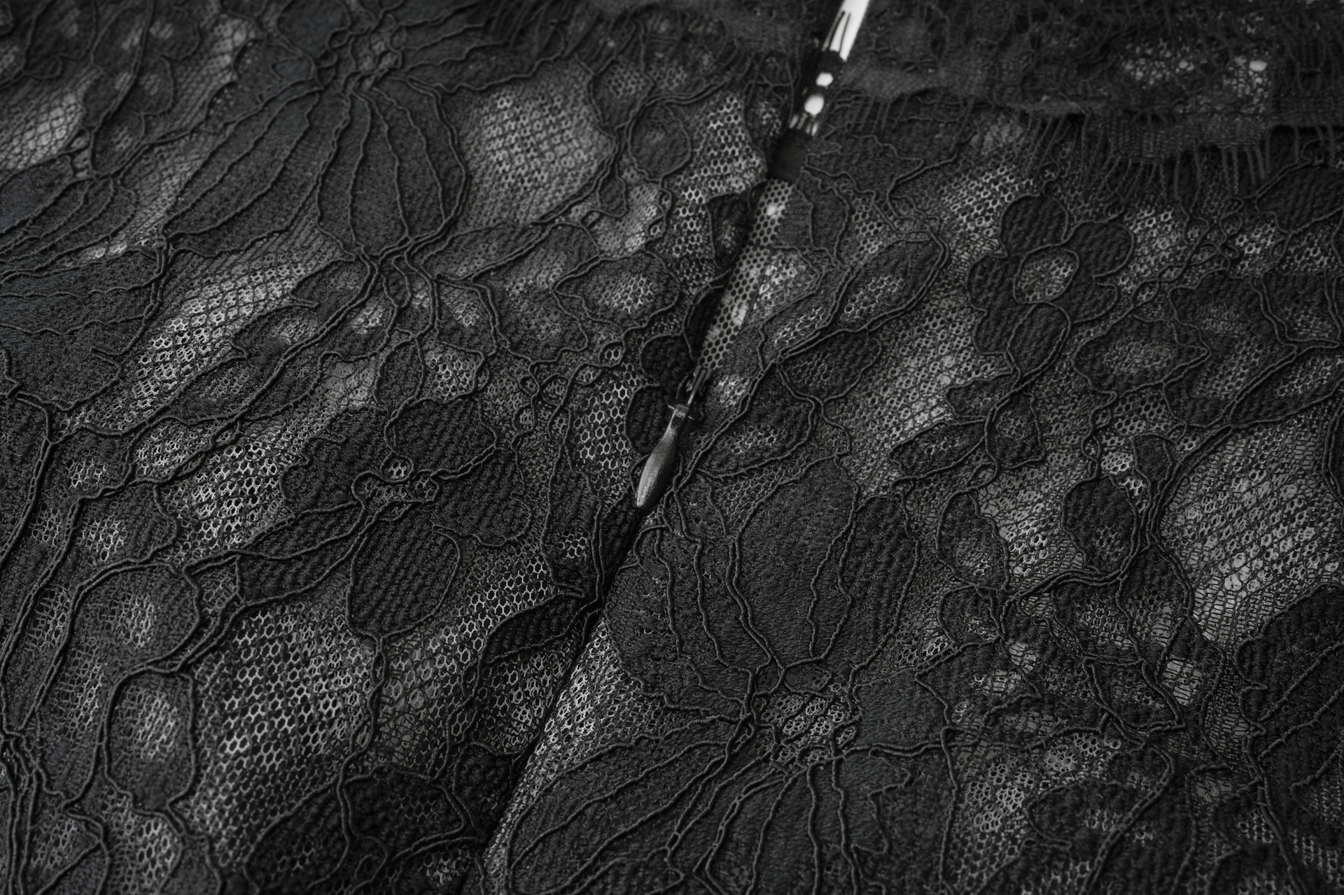 新品现货镂空蕾丝礼服裙 纯色气质优雅宴会连衣裙长袖跨境A字裙详情13