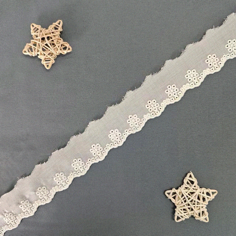 Wholesale of cotton embroidered lace, hollowed-out lace, embroidered skirt hem, clothing accessories, milk silk, perforated, barcode 2.5 pic 110