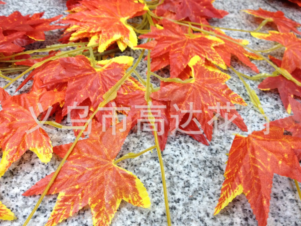 Artificial red maple leaf vine, ivy decorative vine, grape leaf vine manufacturer, ten-thousand-year green leaf vine pic 5