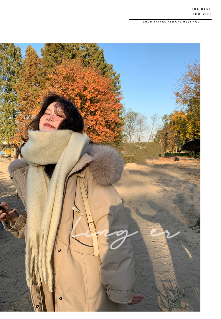 Wholesale of high-end mid-length down jackets for women that reach the knees in 2022, featuring a fashionable design sense and a niche thickened coat pic 15