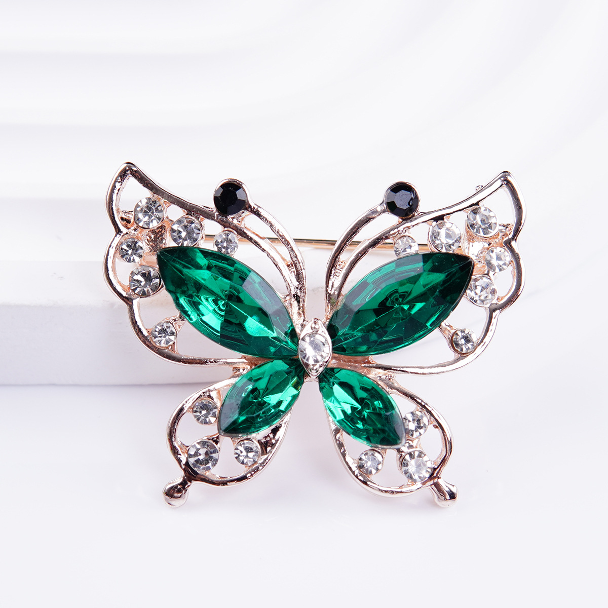 绿羽蝶秋冬季小巧时尚蝴蝶胸针胸针清新甜美蝴蝶服装高级感别针详情3