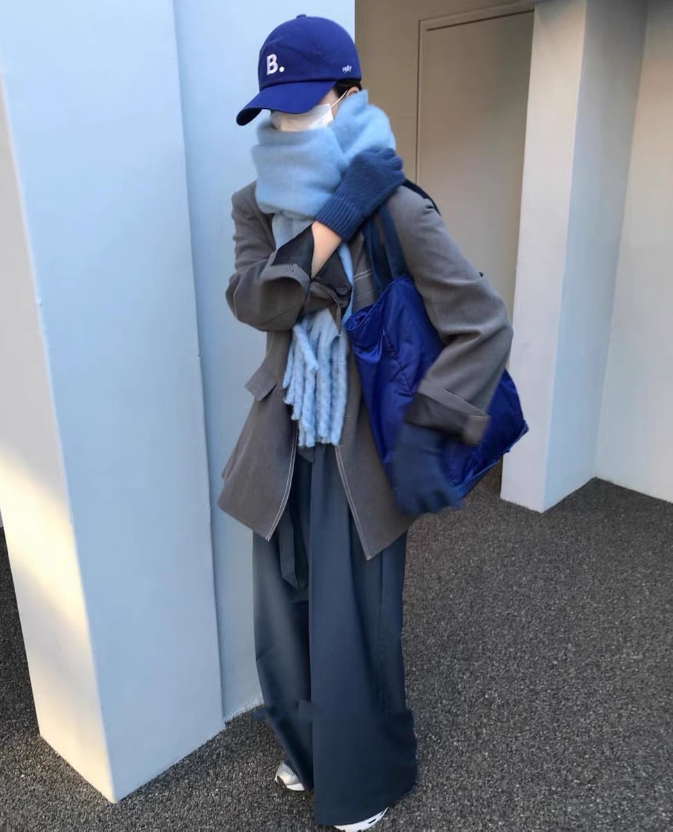 The 2024 new style scarf features solid mohair and winter macarons with thick tassels, providing warmth for ladies in autumn, winter and Christmas pic 6
