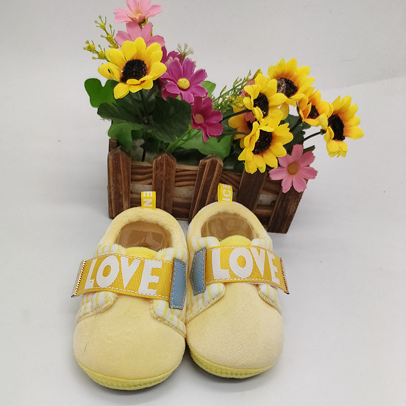 Warm shoes for newborns from 0 to 3 to 6 months in winter, baby shoes, cotton shoes before walking in autumn and winter, soft-soled walking shoes for babies. 8 pic 2