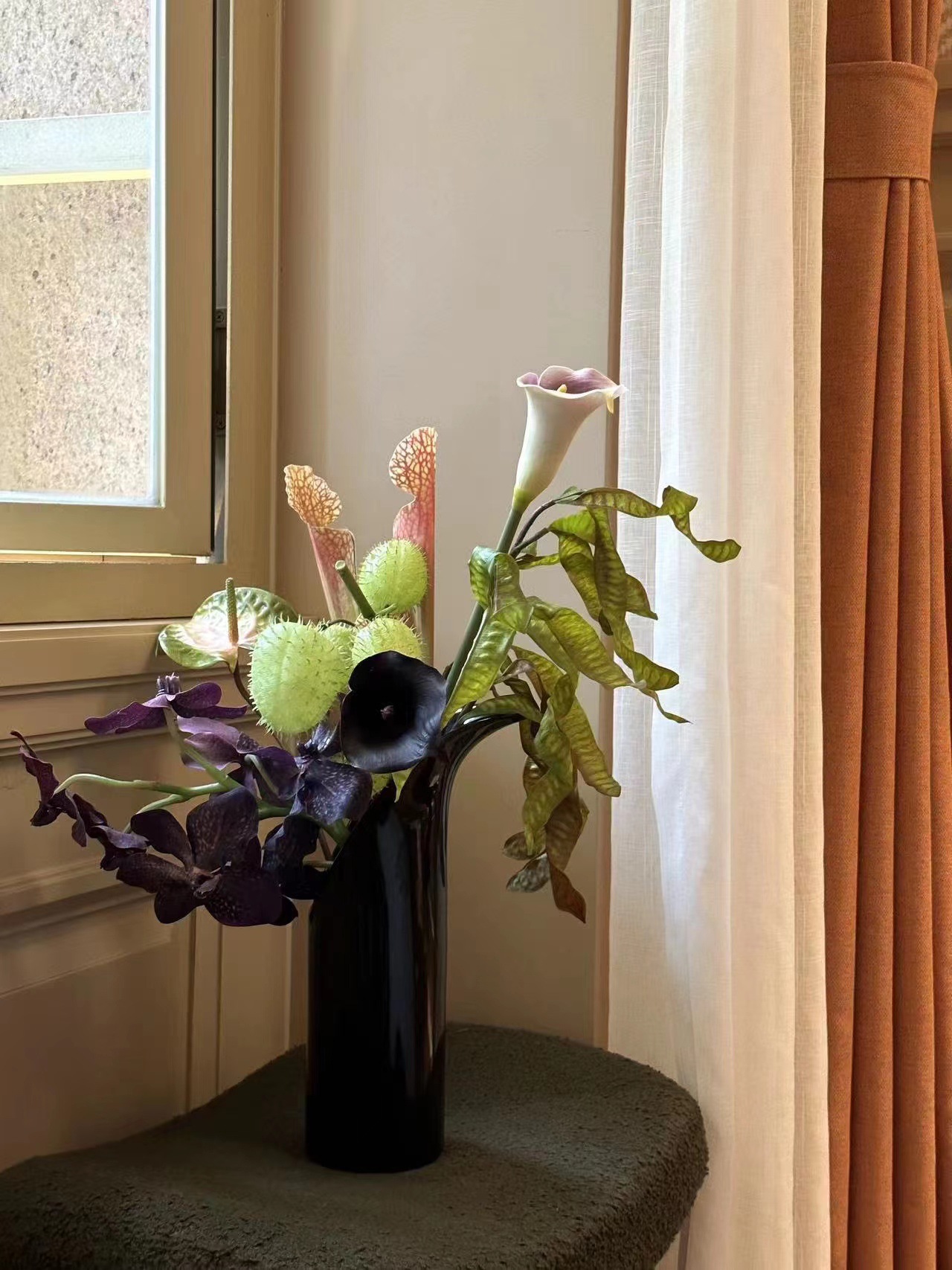 High-end vases, modern and simple artistic ornaments, simple flower arrangements, creative living room home ornaments, soft decorative items, vases pic 6