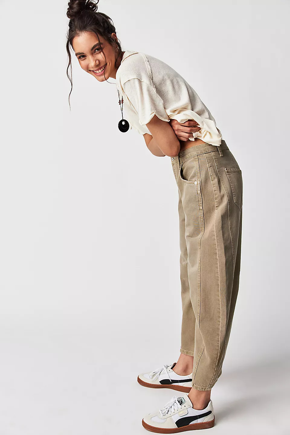 2024新进时尚休闲女式宽松阔腿裤中低腰水洗牛仔长裤详情7