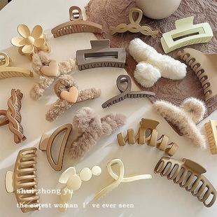 Korean-style large updo hair clips, high-end hairpins, shark clips, ins atmosphere, autumn and winter plush hair accessories pic 8