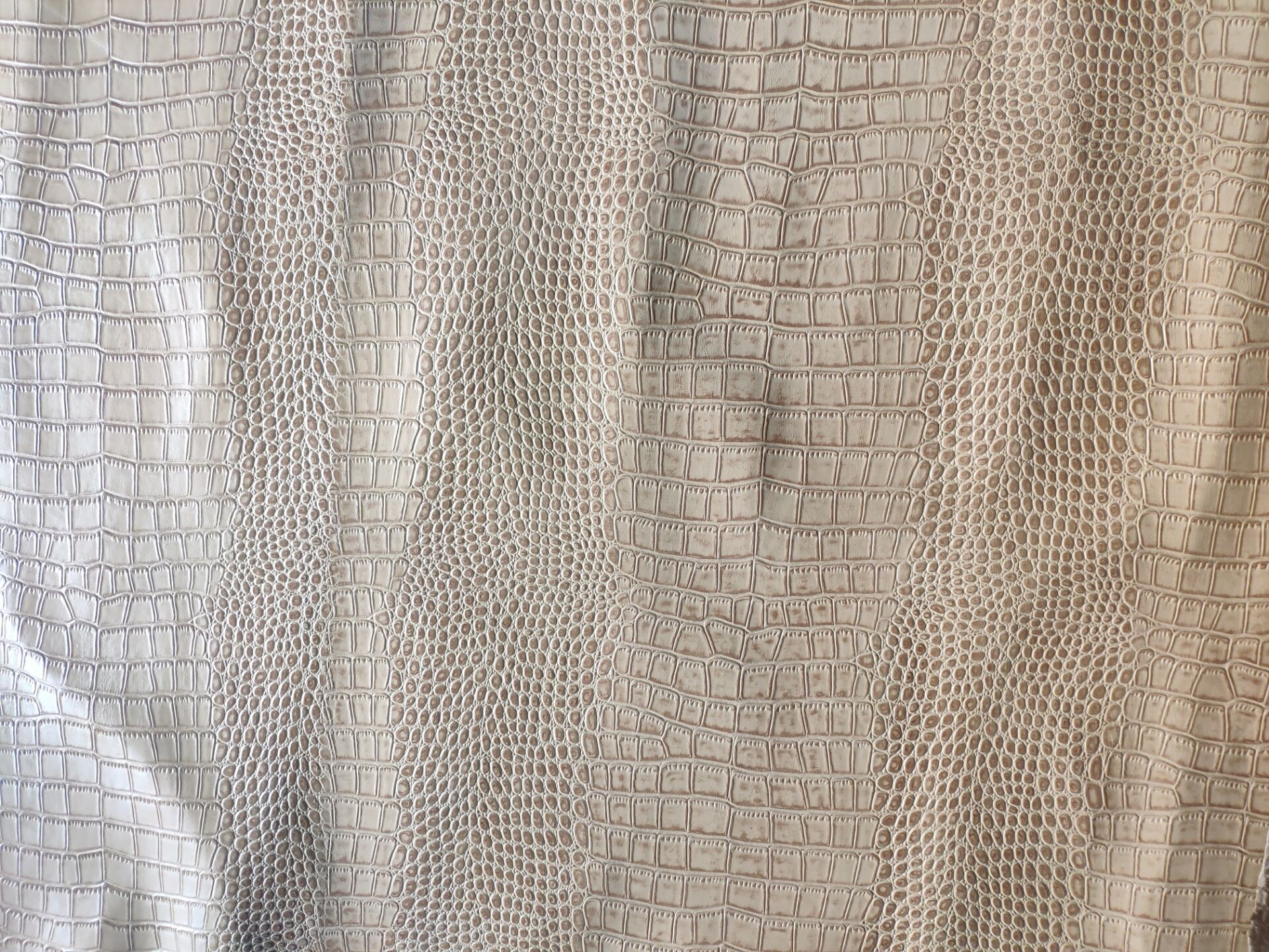 Custom-made two-layer cowhide with stone and crocodile patterns. All thicknesses can be customized pic 3