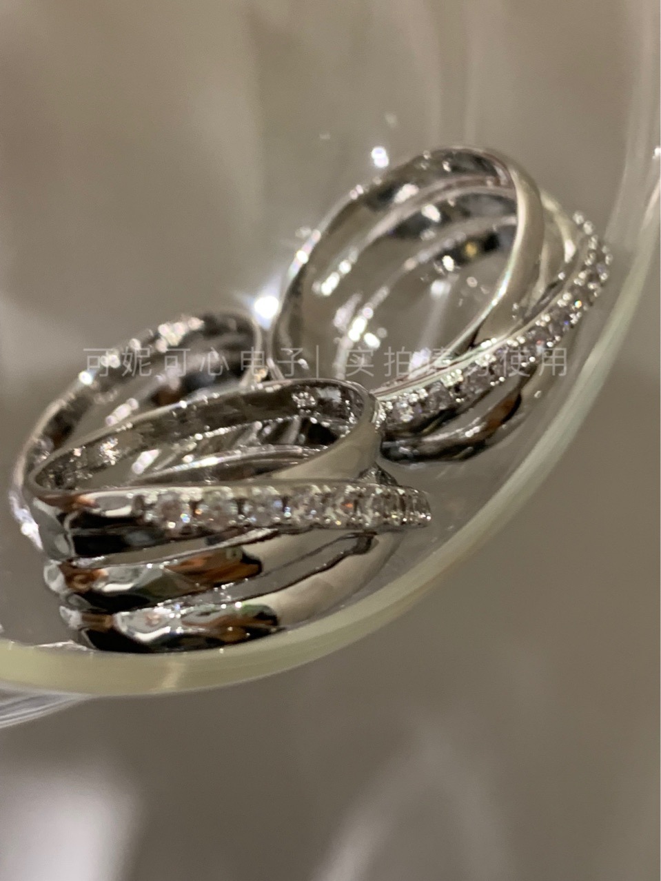 Q闪闪发光的戒指多圈的银色圆圈戒有点小细节的闭口戒指女款K8/5详情9