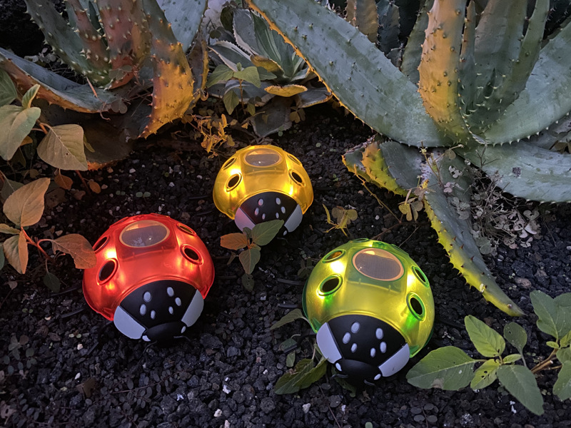 New products of outdoor solar garden lights, household garden fence lights and solar beetle lights have been dispatched pic 6