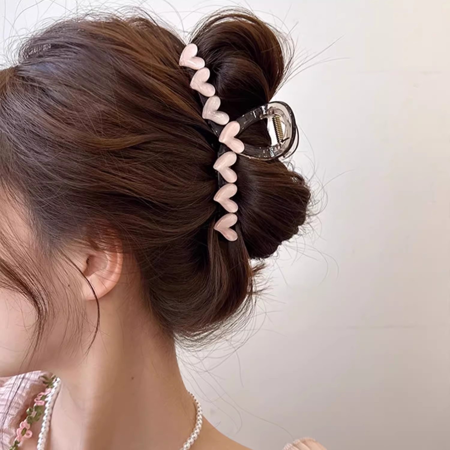 Elegant, heart-shaped claw clip for women, high-end shark clip, simple and versatile clip, headwear, hair clip, back of the head, hair clipper, ins pic 19