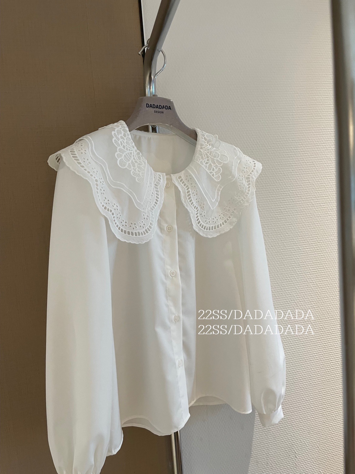 White baby collar shirt for women 2023 Spring and Autumn New French design style, a small and unique shirt with crocheted lace collar pic 3