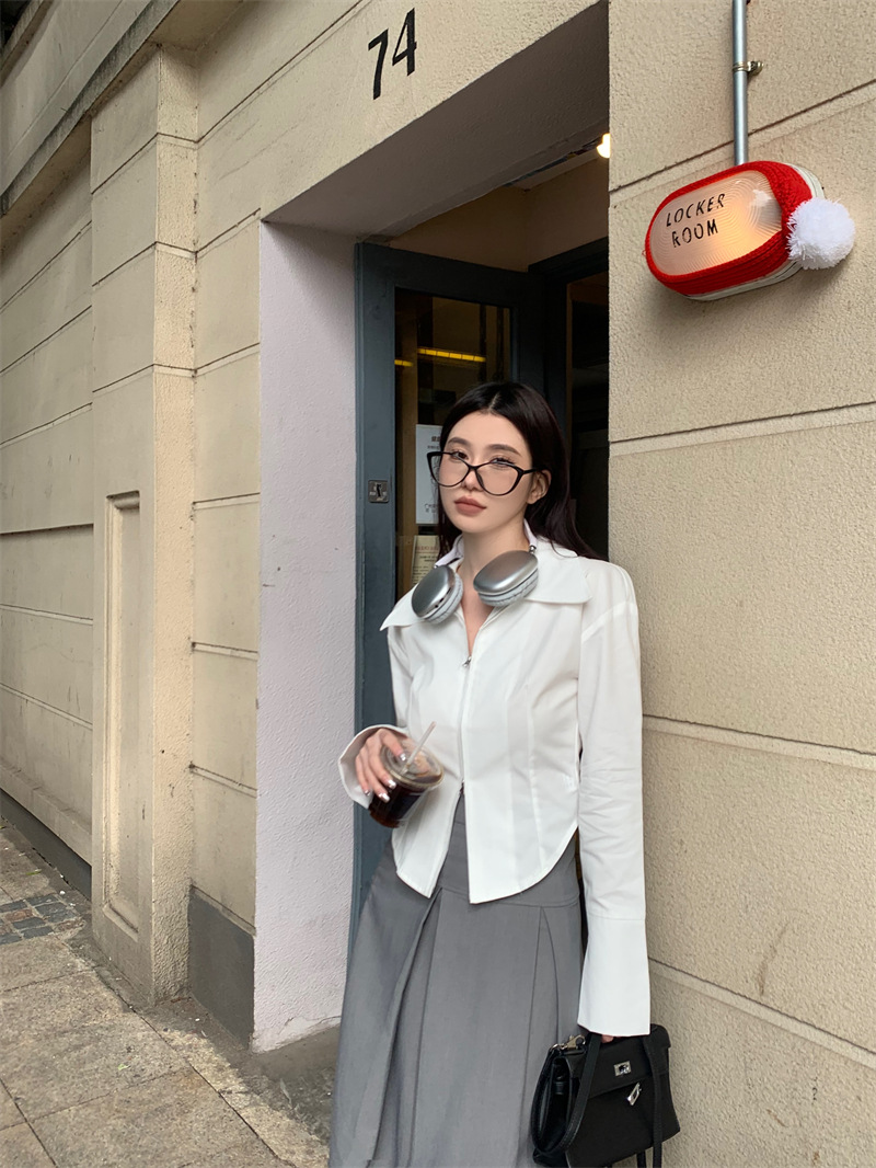 实拍2023春季新品艺术学姐白色衬衫女高级感短款修身长袖拉链衬衣详情11