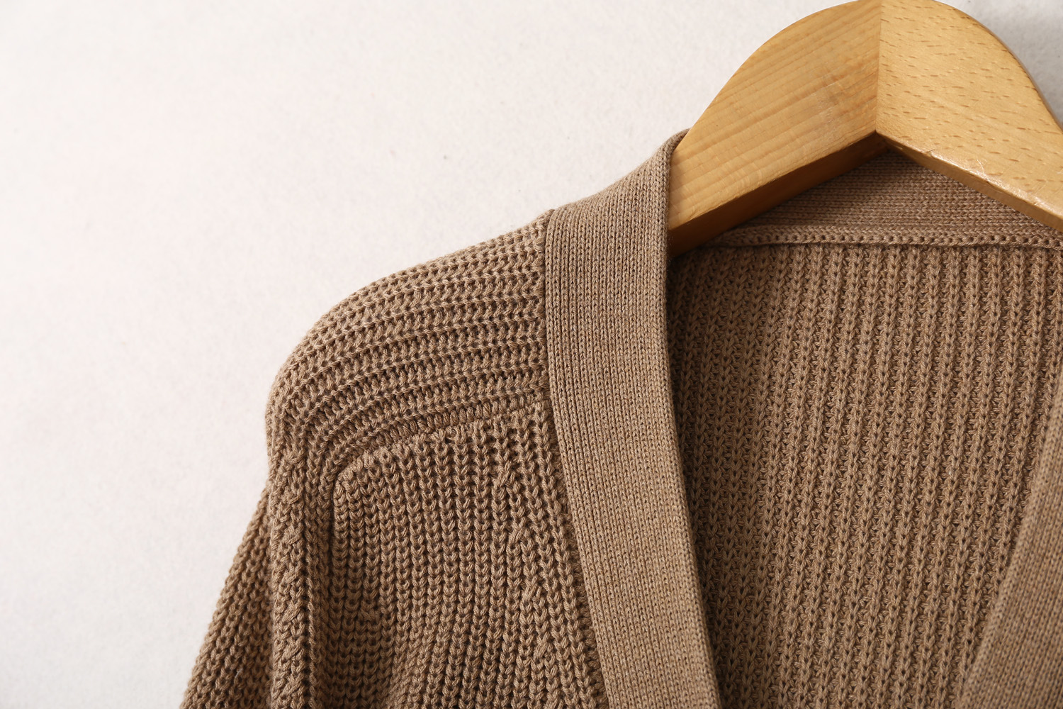 Sweater cardigan autumn and Winter new collection: Knitted silk and cashmere blend cardigan, elegant commuting loose thick knitted sweater for women pic 3