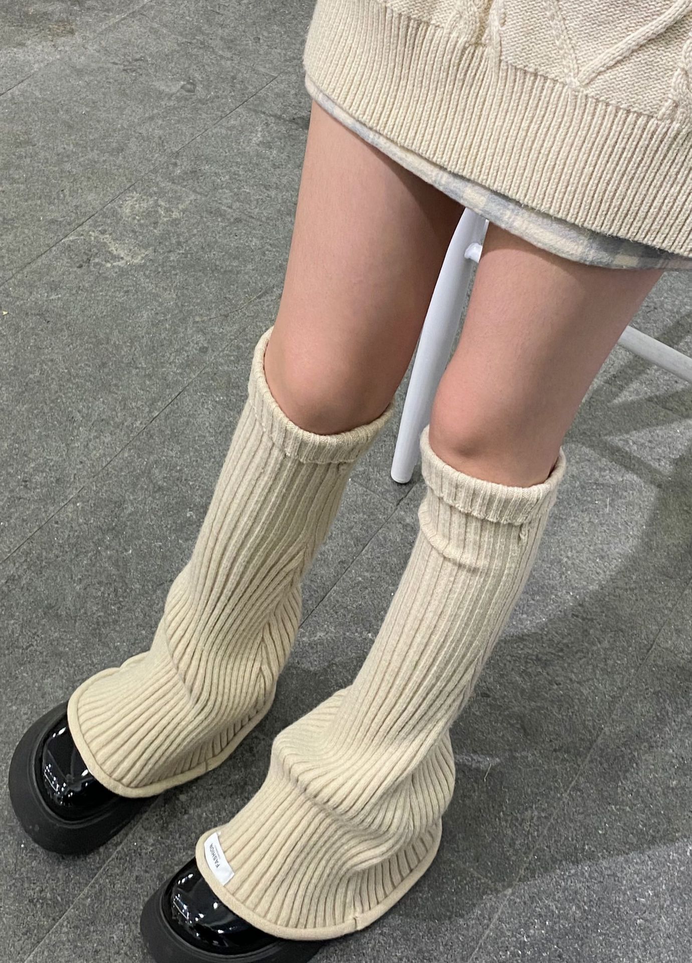Otoño invierno influencers piernas calientes retro cuerno casquillo estilo nicho slim jersey rayas de lana piernas largas ligas pic 8