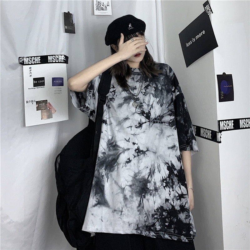 The 2021 Spring/Summer new ins trend dark style irregular ink-wash tie-dye printed loose short-sleeved T-shirt is in stock pic 6