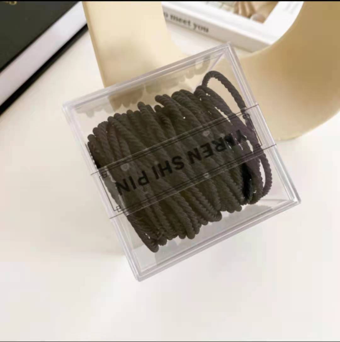 黑色