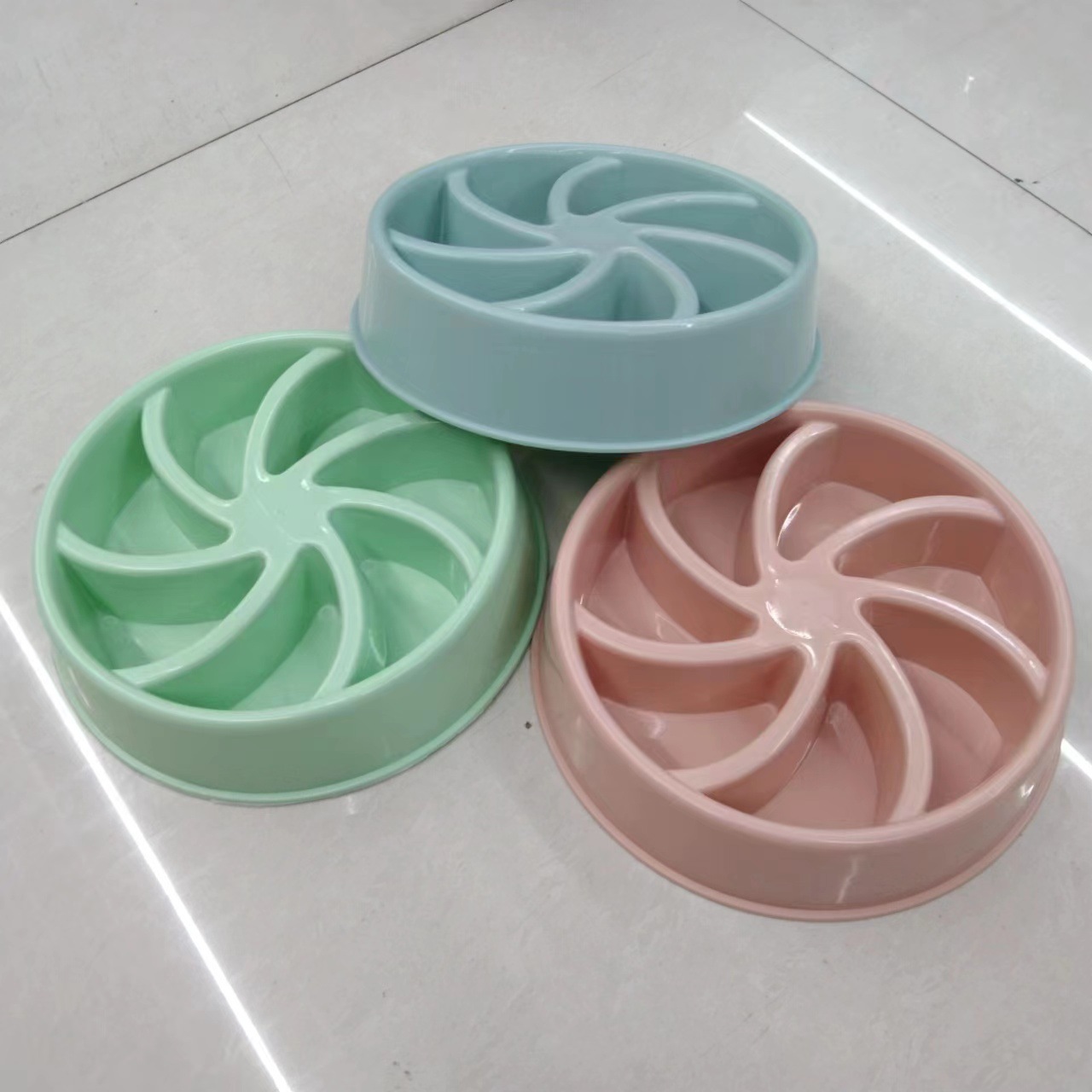 High-quality anti-choking macaron-colored pet feeding bowl, plastic windmill slow food pet slow food bowl pic 3