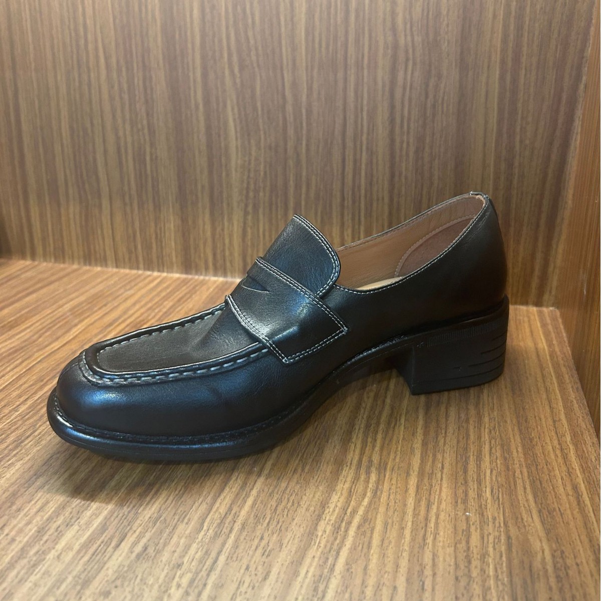 源头工厂批发水洗2024秋季新款马皮女鞋英伦风乐福休闲鞋详情1