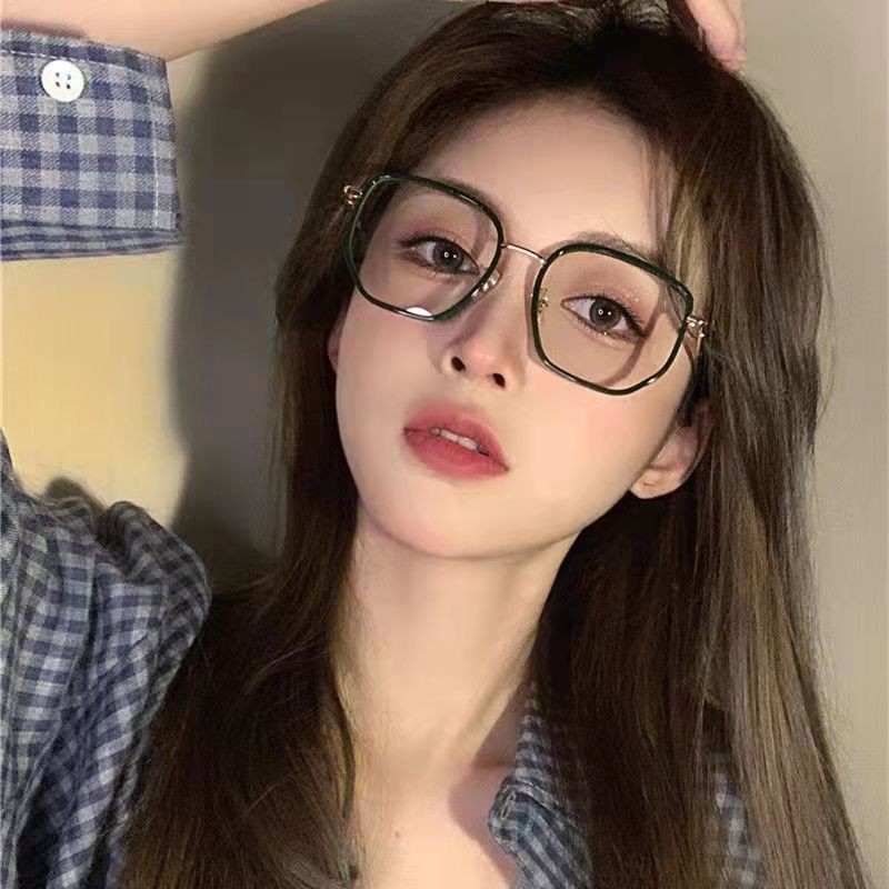 The same style of large face anti-blue light slimming natural face glasses as Internet celebrities, olive green anti-ultraviolet Douyin live streaming Instagram glasses pic 2